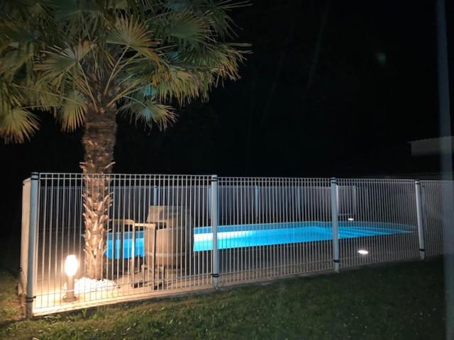 Gite Des Combes Blanches Avec Piscine Et Jacuzzi Frayssinet-le-Gelat Ngoại thất bức ảnh